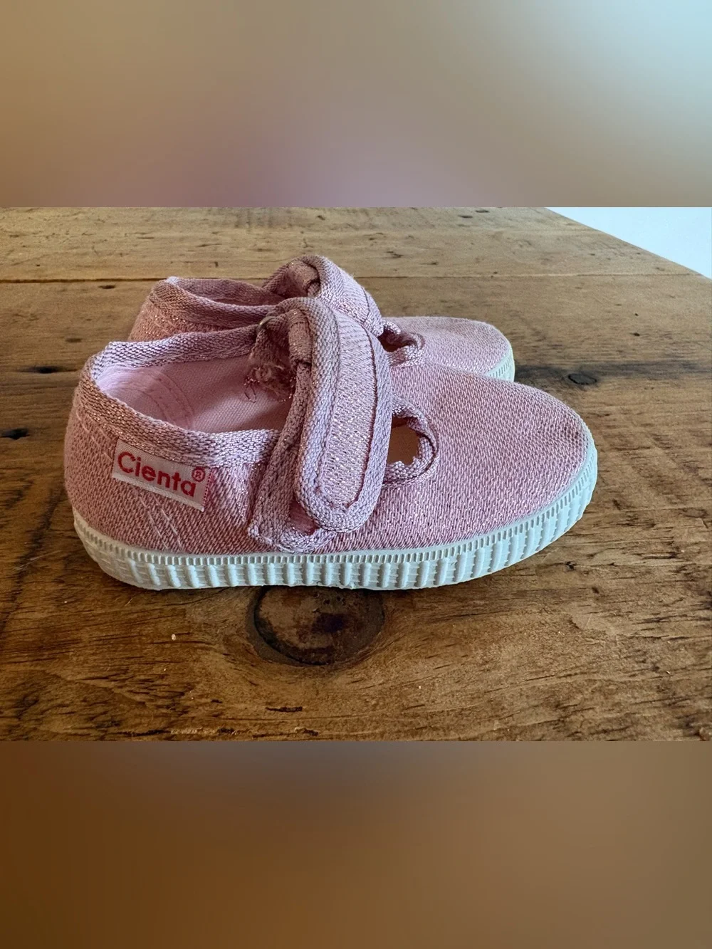 Cienta Sparkly Mary Jane Shoes